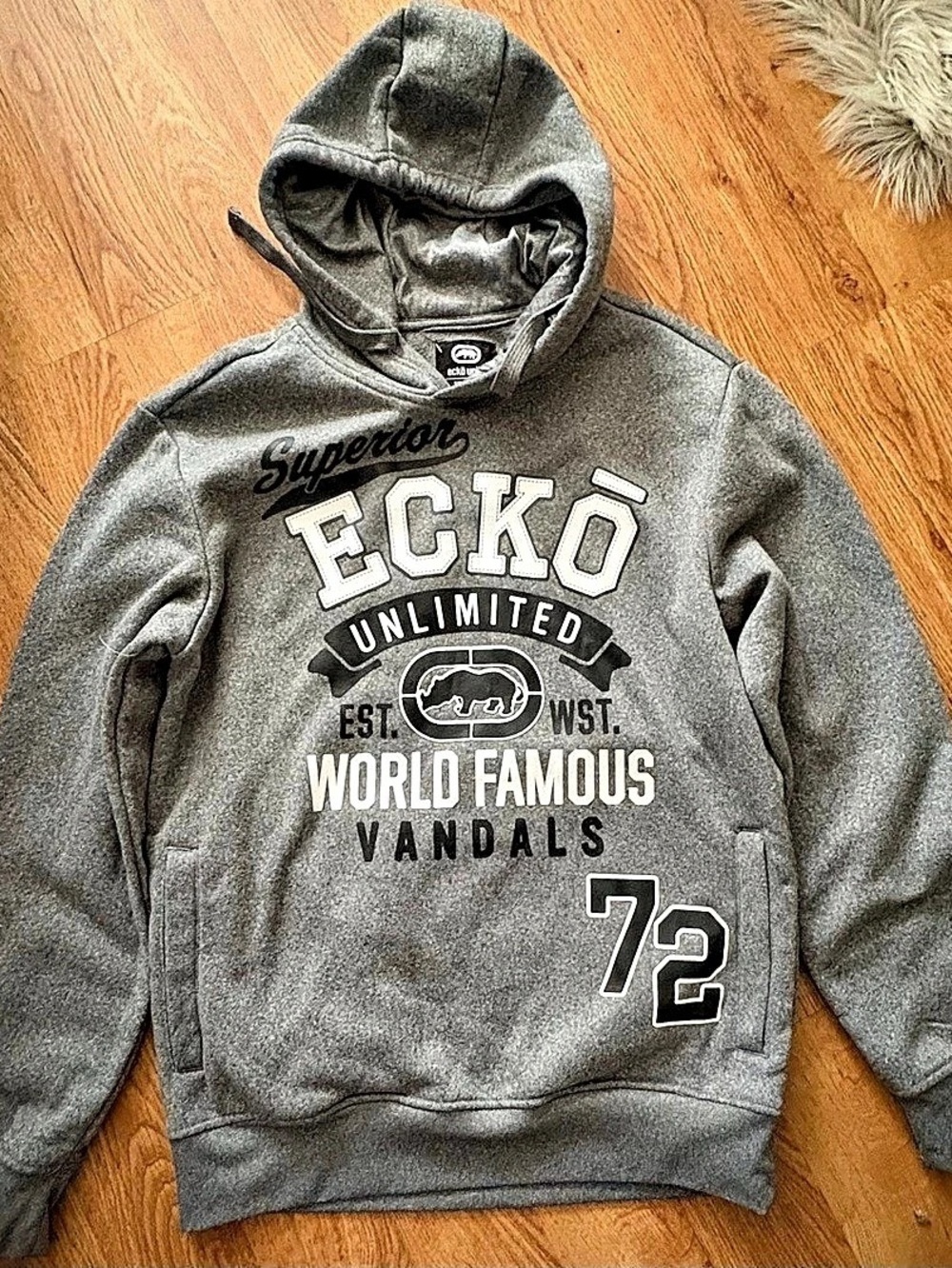 Ecko Unlimited 1972 World Famous Vandals Hoodie Graphic Pullover Hoodie Size